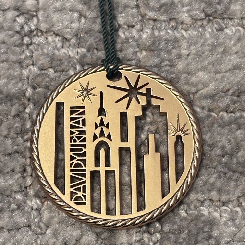 DAVID YURMAN NYC SKYLINE - Collectible Christmas Ornament Pendant 2024 New - Picture 3 of 6